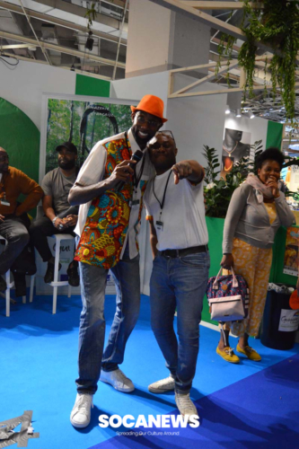 DSC 0185 Foire de Paris, Pte de Versailles - singers on Guyanese Tsm Cttee stall, 1 May 2023